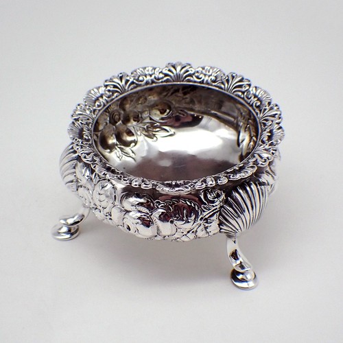 Repousse open salt dish gorham - open,